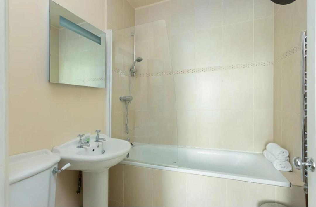 Ivy House Villa Bath Bagian luar foto