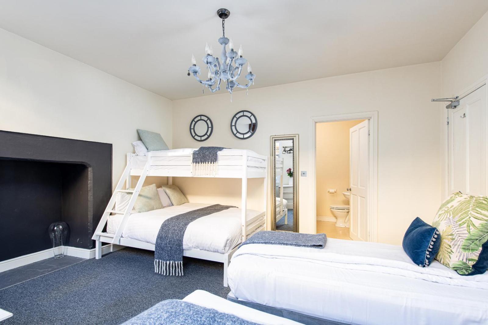 Ivy House Villa Bath Bagian luar foto